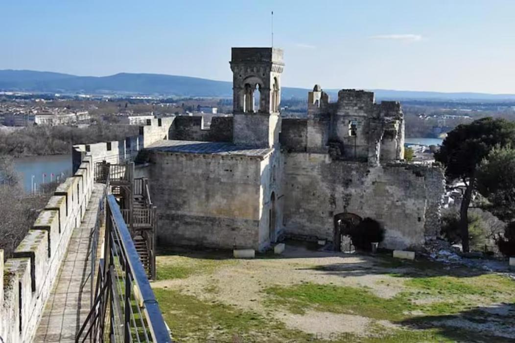 Appartement Belle-Vue Beaucaire  Esterno foto